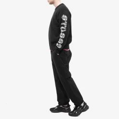 Stussy Sleeve Logo Crew Sweat 8 Stussy Sleeve Logo Crew Sweat -Stussy Apparel 24 02 2023 JA 117176 BLAC m9 1